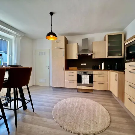 Ferienwohnung - Laendliche Atmosphaere, Geraeumig, Mit Arbeits- Und Parkplatz, Kueche, Netflix, Perfekt Fuer Gruppen Bad Staffelstein Extérieur photo