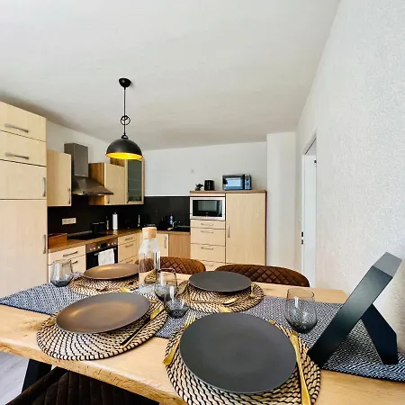 Ferienwohnung - Laendliche Atmosphaere, Geraeumig, Mit Arbeits- Und Parkplatz, Kueche, Netflix, Perfekt Fuer Gruppen Bad Staffelstein Extérieur photo