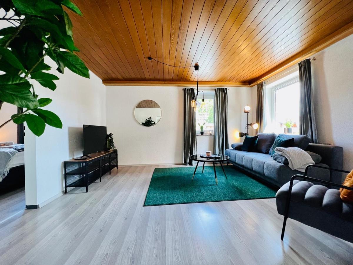 - Laendliche Atmosphaere, Geraeumig, Mit Arbeits- Und Parkplatz, Kueche, Netflix, Perfekt Fuer Gruppen Appartement *
